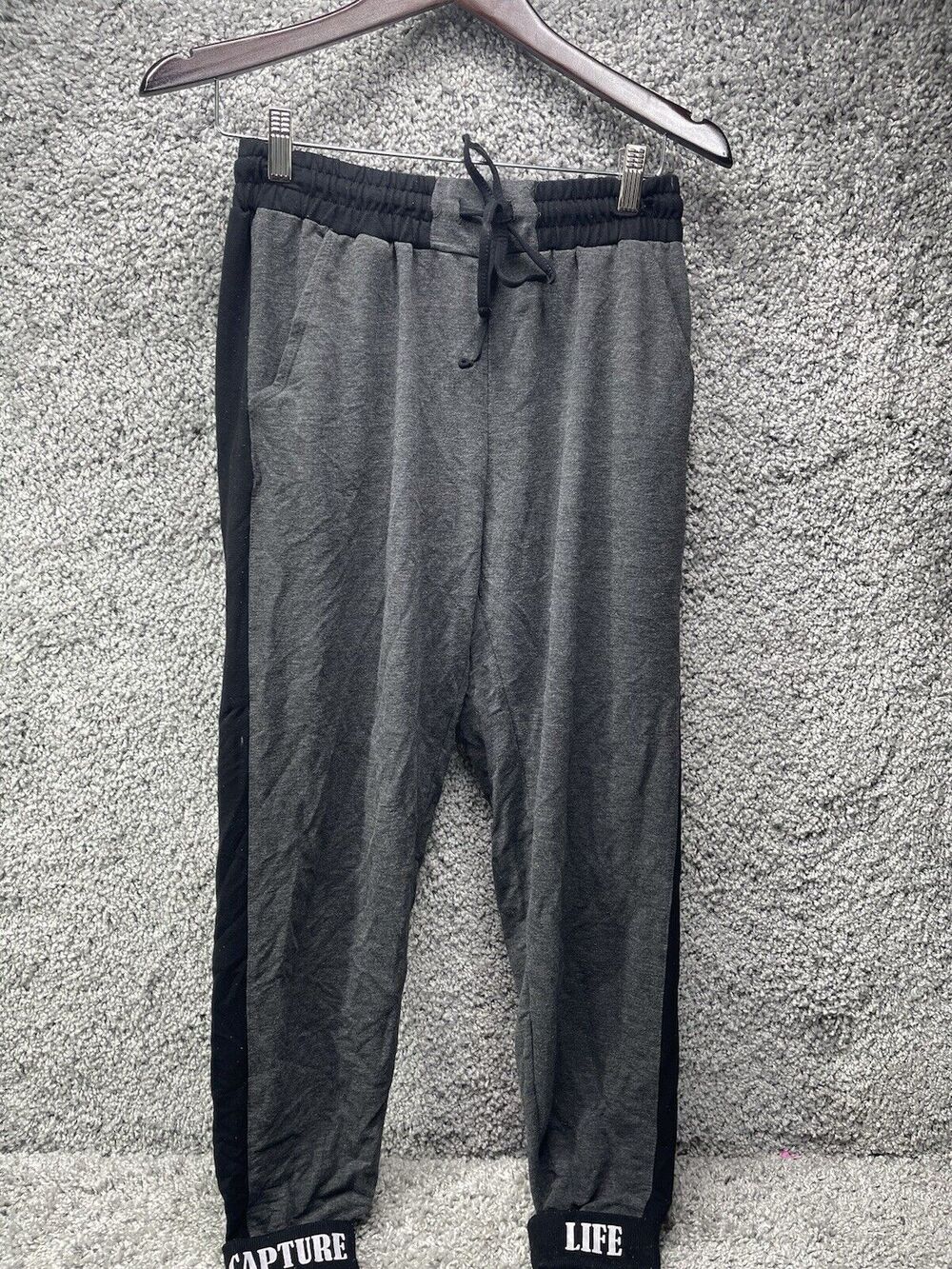 Women's Joggers Pants Super Soft Size Large Gray Black Fit ToWonder Capture Life